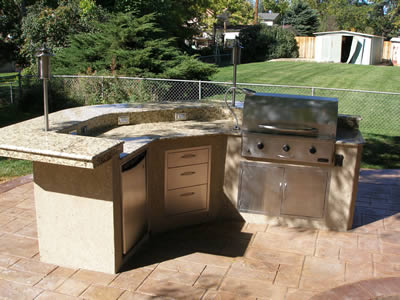 What You Need to Know About Outdoor Kitchens
